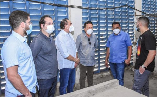 Equipe de governo fazem visita técnica para a reforma do Mercado Central