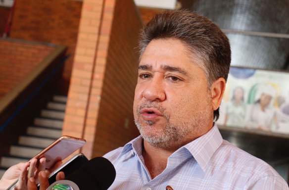 Para deputado, maioria do PMDB apoia Themístocles como candidato a vice