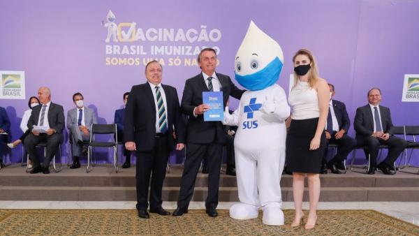 O Presidente Jair Bolsonaro, participa do lan&ccedil;amento do Plano Nacional de Operacionaliza&ccedil;&atilde;o da Vacina&ccedil;&atilde;o Contra a Covid-19. (Imagem: Isac N&oacute;brega/PR)
