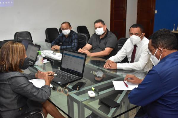Prefeito de Floriano define nomes para as duas últimas secretarias