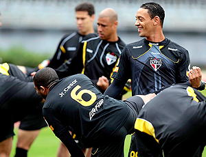 Após treino fechado no Morumbi, Gomes define time com três atacantes