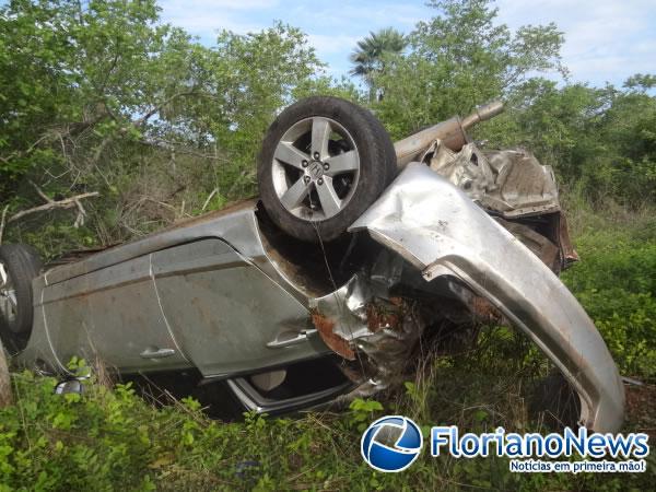 Grave acidente entre moto e carro deixa v&iacute;tima fatal na PI-140.(Imagem:FlorianoNews)