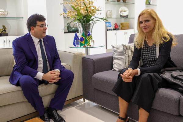 Governador Rafael Fonteles e a embaixadora da Uni&atilde;o Europeia (UE) no Brasil, Marian Schuegraf.(Imagem:Divulga&ccedil;&atilde;o)