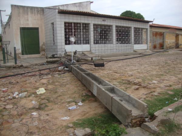 Poste(Imagem:reda&ccedil;&atilde;o)