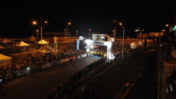Largada oficial do 5&ordm; GP Teresina Corrida de Rua.(Imagem:Renan Morais/GLOBOESPORTE.COM)