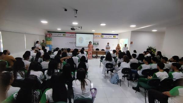 Estudantes da rede estadual conhecem Centro de Educa&ccedil;&atilde;o Ambiental e visitam Parque da Floresta F&oacute;ssil(Imagem:Divulga&ccedil;&atilde;o)