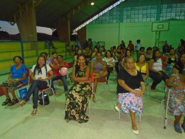 Escola Municipal Jos&eacute; Francisco Dutra realiza festa em homenagem &agrave;s m&atilde;es.(Imagem:FlorianoNews)