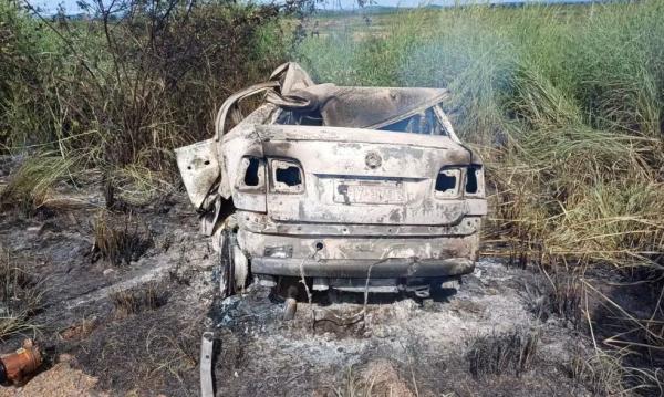 Carro pega fogo ap&oacute;s batida e quatro pessoas morrem na Bahia.(Imagem:Reprodu&ccedil;&atilde;o/Redes Sociais)