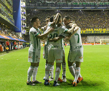 Palmeiras vence Boca na Bombonera e se classifica na Libertadores