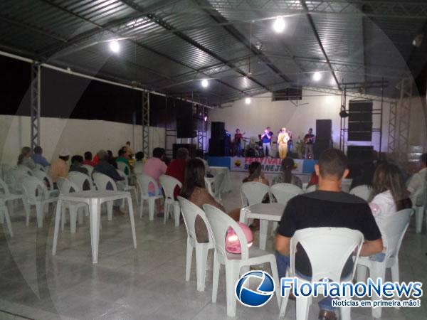 Festival Sertanejo 2015 &eacute; realizado pelo Projeto Amarelinho.(Imagem:FlorianoNews)