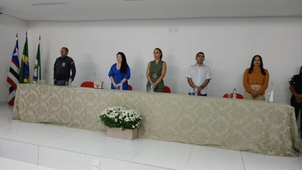 Gleydson Resende e Ant&ocirc;nio Carlos s&atilde;o diplomados em solenidade marcante em Bar&atilde;o de Graja&uacute;.(Imagem:FlorianoNews)