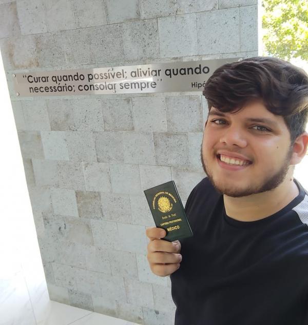 M&eacute;dico canta para mulher internada com Covid-19 no PI; paciente faleceu horas depois.(Imagem:Arquivo pessoal)