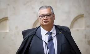 Dino proíbe envio de emendas a ONGs e entidades administradas por parentes de parlamentares