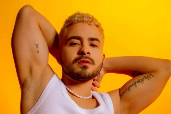 Davi Bandeira, voz do Ceará, sintetiza influências nordestinas na batida pop do álbum "Intenso"