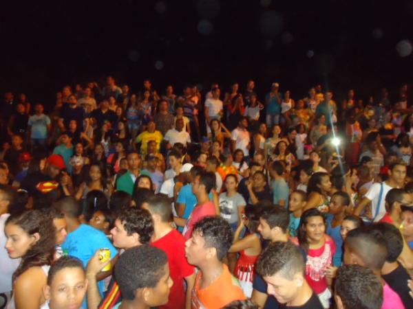 Forr&oacute; dos Plays faz a diferen&ccedil;a na alegria do segundo arrast&atilde;o no carnaval de Floriano.(Imagem:FlorianoNews)