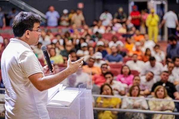 Rafael Fonteles recebe propostas da população no encerramento do Diálogos pelo Piauí em Floriano