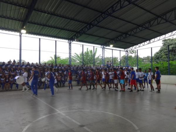 Anivers&aacute;rio da Escola Estadual Fauzer Bucar &eacute; comemorado com Torneio de Futsal.(Imagem:FlorianoNews)