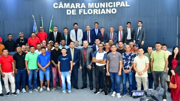 Tribuna Livre: Casa Peniel quer ser autossuficiente e busca ajuda da Câmara Municipal