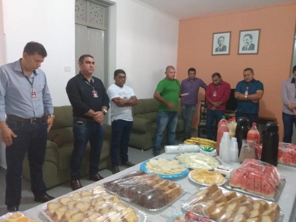  Dia do motorista &eacute; celebrado com homenagens e caf&eacute; da manh&atilde; no Armaz&eacute;m Para&iacute;ba.(Imagem:FlorianoNews)