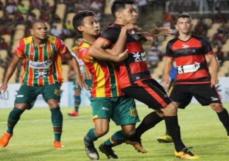 Em duelo de líderes, Sampaio Corrêa e Moto Club ficam no empate