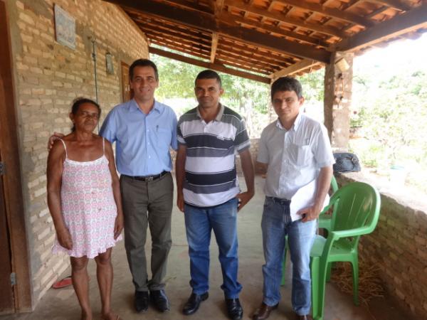 Prefeito Gilberto J&uacute;nior realizou visitas &agrave;s estradas rurais do munic&iacute;pio.(Imagem:FlorianoNews)
