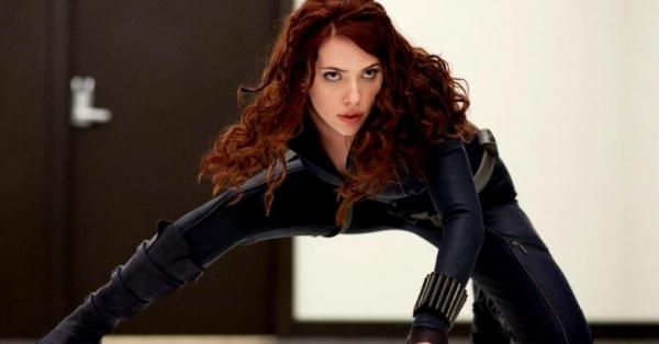 Scarlett Johansson como a Vi&uacute;va Negra em Homem de Ferro(Imagem:Divulga&ccedil;&atilde;o)