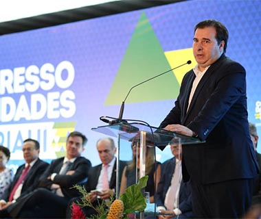 Rodrigo Maia pede apoio de prefeitos do PI para Previdência