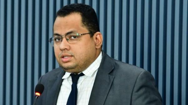 Dessim Almeida propõe criar grupo de estudo para buscar solução ao transporte coletivo de Floriano