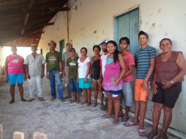 Moradores reclamam da falta &aacute;gua e energia no Assentamento Novo Santo Ant&ocirc;nio.(Imagem:FlorianoNews)