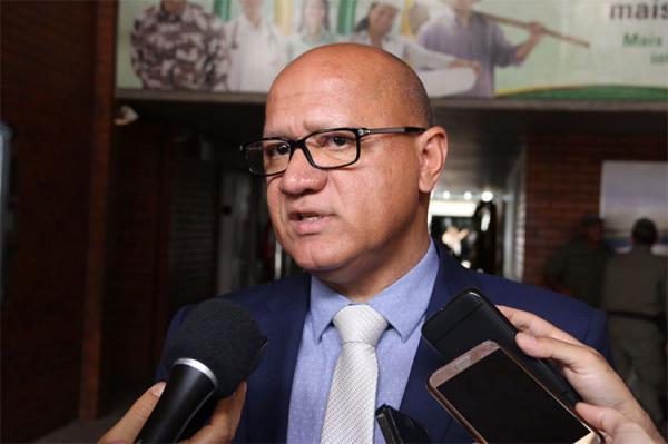 Franzé reage à declaração de Dudu sobre ser "usado" por Assis