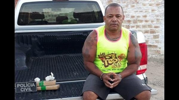 Polícia prende suspeito de tráfico e apreende drogas durante operação em Floriano