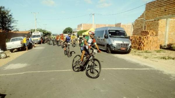 Atletas participam de corrida da 3&ordf; etapa do Campeonato Bar&atilde;o Enduros.(Imagem:FlorianoNews)