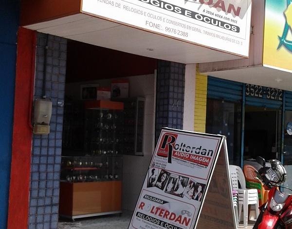 Relojoaria é vítima de assalto a mão armada no Centro de Floriano