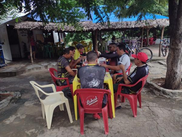 Ciclistas realizam confraterniza&ccedil;&atilde;o com passeio cicl&iacute;stico e caf&eacute; da manh&atilde;(Imagem:FlorianoNews)