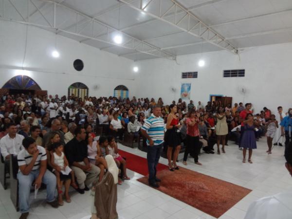 Di&aacute;cono Jos&eacute; Saraiva J&uacute;nior foi ordenado Presb&iacute;tero na par&oacute;quia Sant?Ana em Floriano.(Imagem:FlorianoNews)