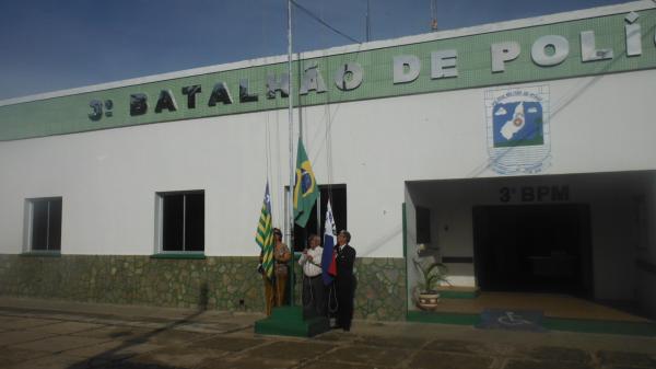  Pol&iacute;cia Militar realizou solenidade de formatura e entrega de medalhas honor&iacute;ficas em Floriano.(Imagem:FlorianoNews)