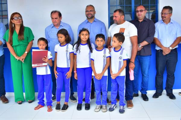 Vereadores de Floriano participam de entrega da reforma da Escola Municipal Dom Edilberto