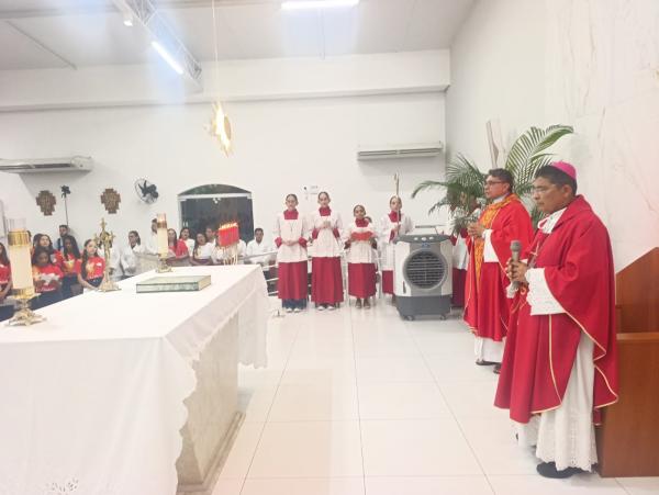  Par&oacute;quia Santa Cruz celebra Solenidade de Pentecostes com Sacramento da Crisma em Floriano(Imagem:FlorianoNews)