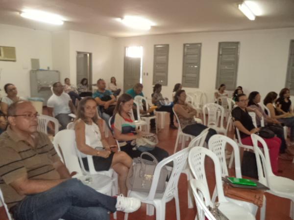 Coordenadores e supervisores participam de reuni&atilde;o na Ger&ecirc;ncia Regional de Floriano.(Imagem:FlorianoNews)