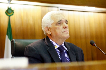 Presidente convoca deputados para votação amanhã