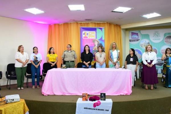 Prefeitura de Floriano realiza "Conferência de Políticas às Mulheres" com ampla participação popular