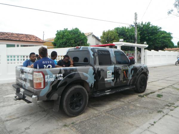 Opera&ccedil;&atilde;o Pente Fino: Pol&iacute;cia Militar prendeu suspeitos por tr&aacute;fico de drogas.(Imagem:FlorianoNews)