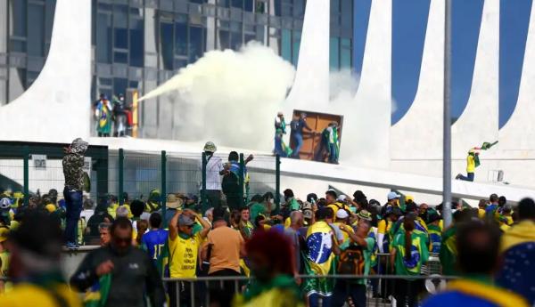 Deputados federais do Piauí divergem sobre projeto de Lei da Anistia