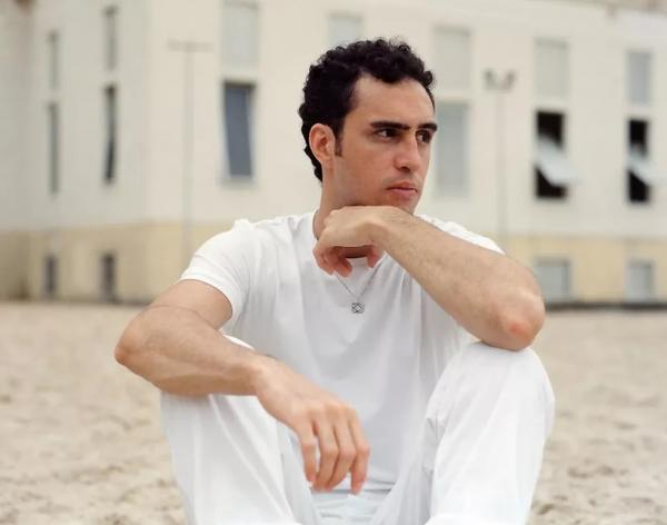 Eis a letra de O sopro do fole já com a segunda parte adicionada por Zeca Veloso após a gravação por Maria Bethânia: O sopro do fole (Zeca Veloso) ?Moço, esse vento que ali Tir(Imagem:Reprodução)