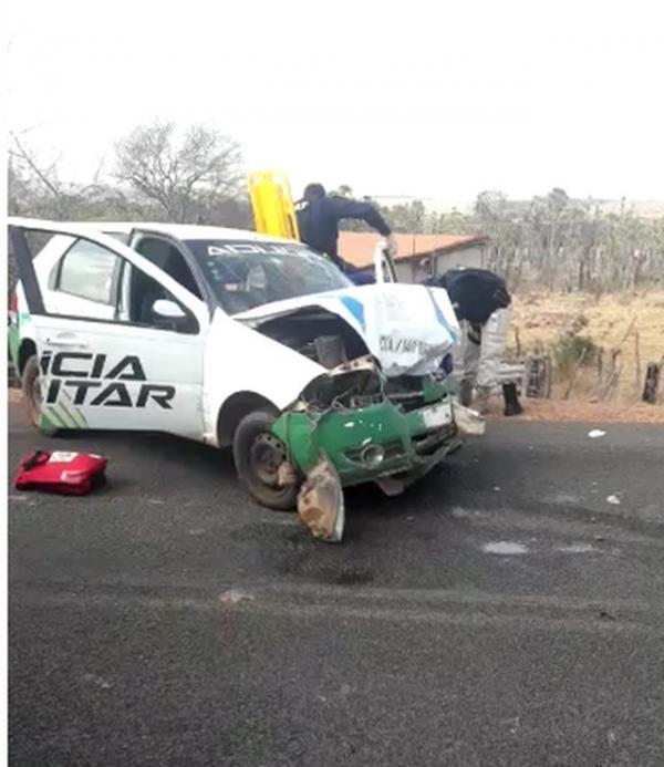 Motorista colide com viatura da PM ao fugir de abordagem da PRF no Sul do Piauí