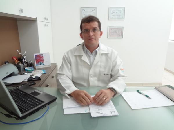 Dr. L&iacute;vio Barbosa (Imagem:FlorianoNews)