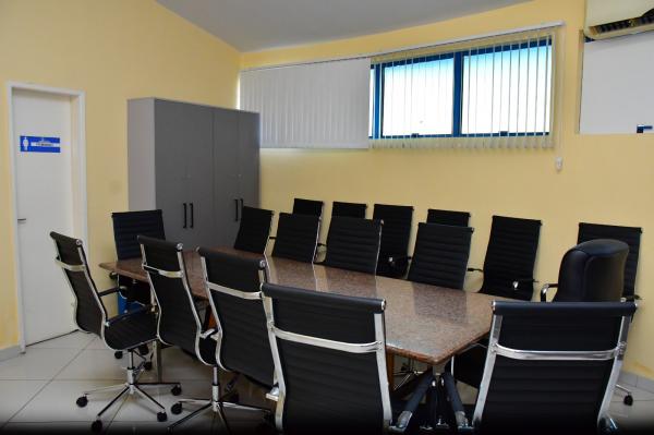 Solenidade marca entrega de m&oacute;veis planejados da C&acirc;mara Municipal de Floriano.(Imagem:CMF)