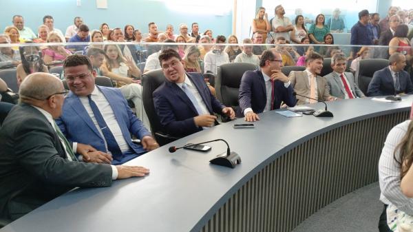 Floriano dá início ao novo ciclo administrativo com posse do prefeito, vice e vereadores(Imagem:FlorianoNews)