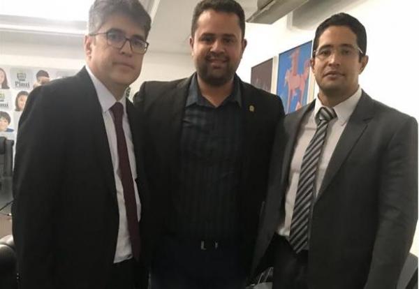 Vereador Akassio participa da posse dos novos gestores do governo estadual
