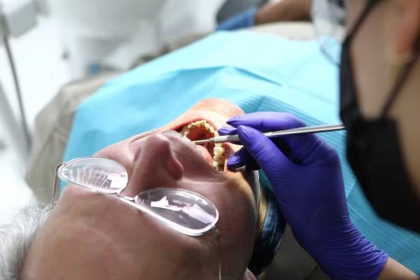 Implantes dentários serão ofertados de forma gratuita no Piauí; triagem começa na quarta (6)
